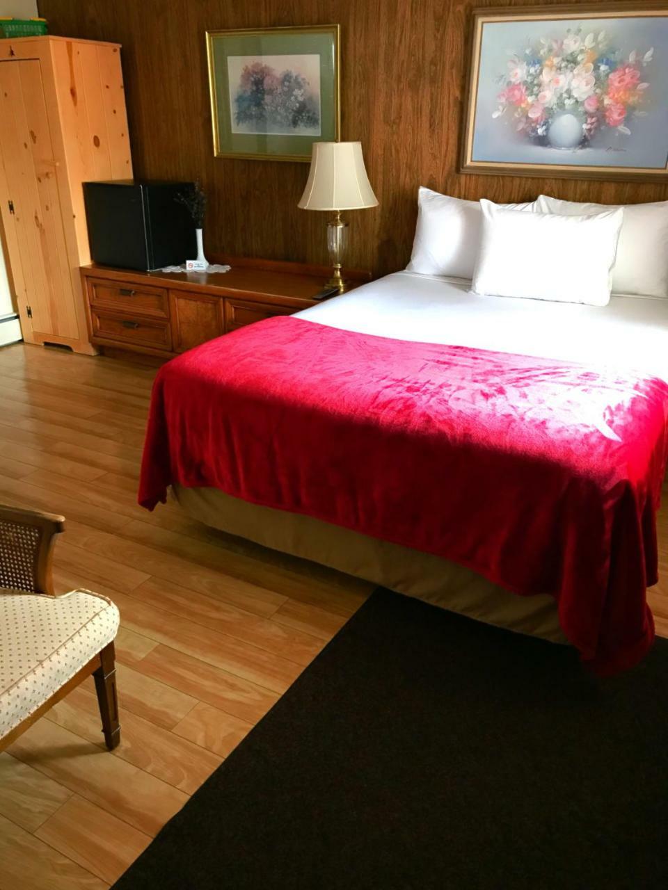 Spirit Lake Resort Motel Menahga Exterior photo